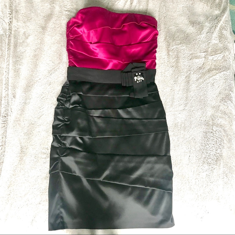 White House black market cocktail dress